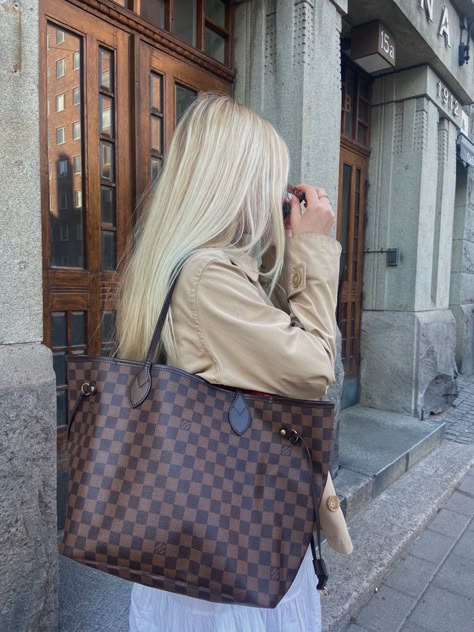 Toujours Tote