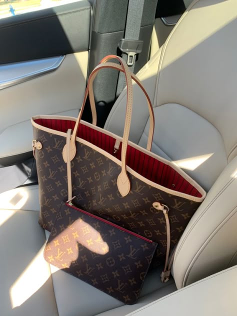 Toujours Tote