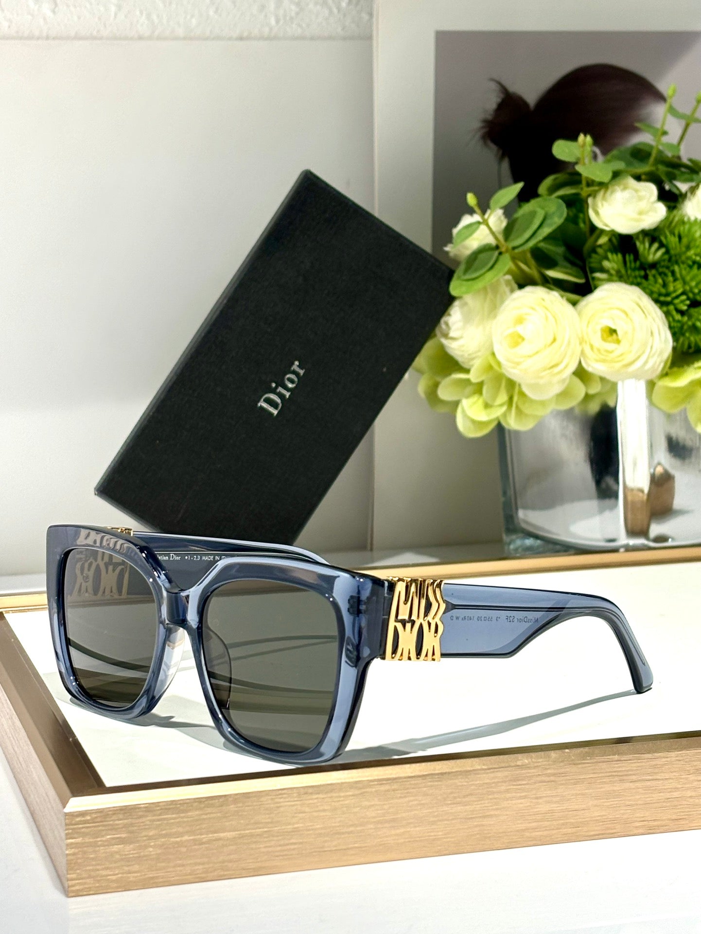 Vérité Frame
