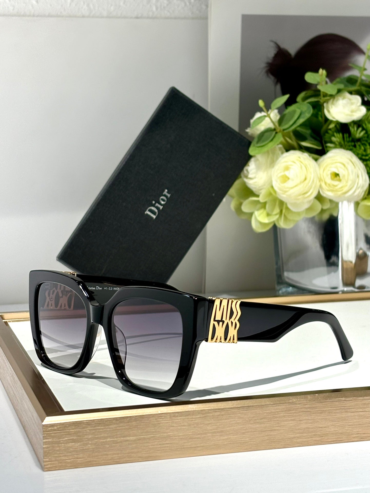 Vérité Frame