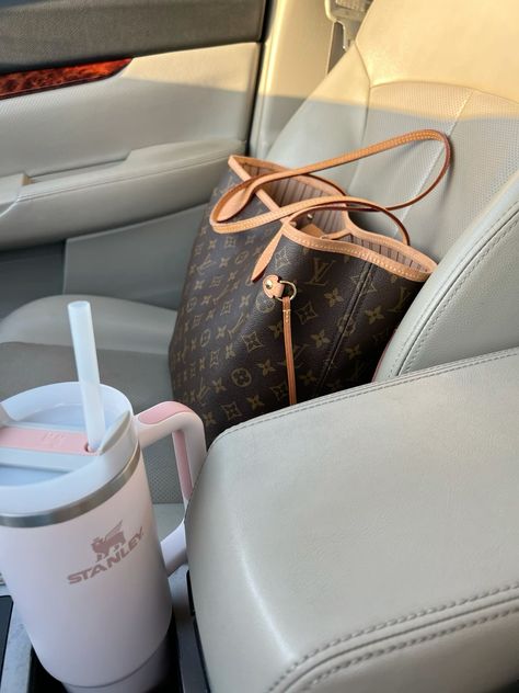 Toujours Tote