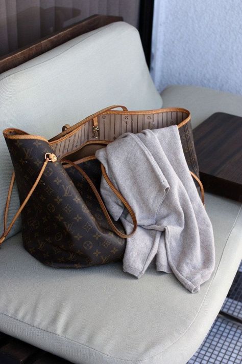 Toujours Tote